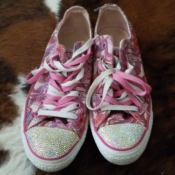 cute converse shoes